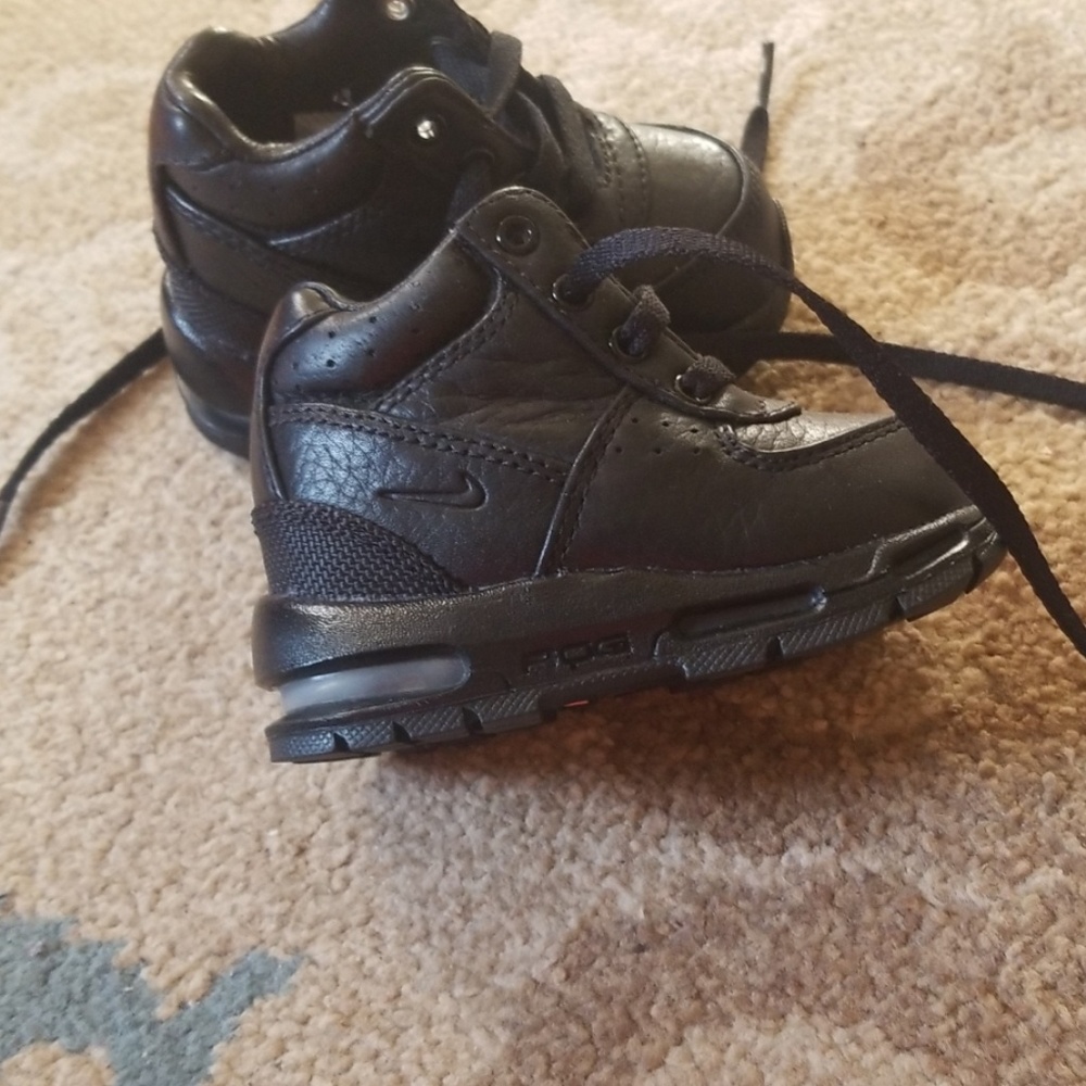 Infant Nike ACG boots